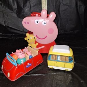 Peppa Pig Pink Peppa Playset with Red Family Car and Yellow Camper Van